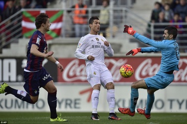 Real Madrid “trút giận” trước đối thủ yếu Eibar?