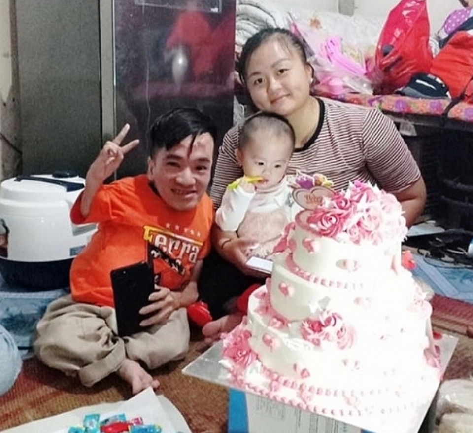 Chàng trai “xương thủy tinh” đập heo tiết kiệm ủng hộ chống dịch Covid-19 - 2 Chàng trai “xương thủy tinh” đập heo tiết kiệm ủng hộ chống dịch Covid-19 - 2