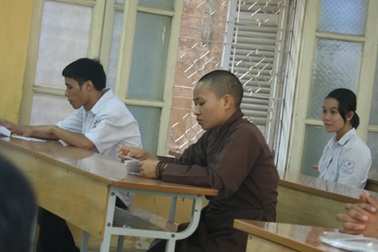 Sư thầy dự thi đại học