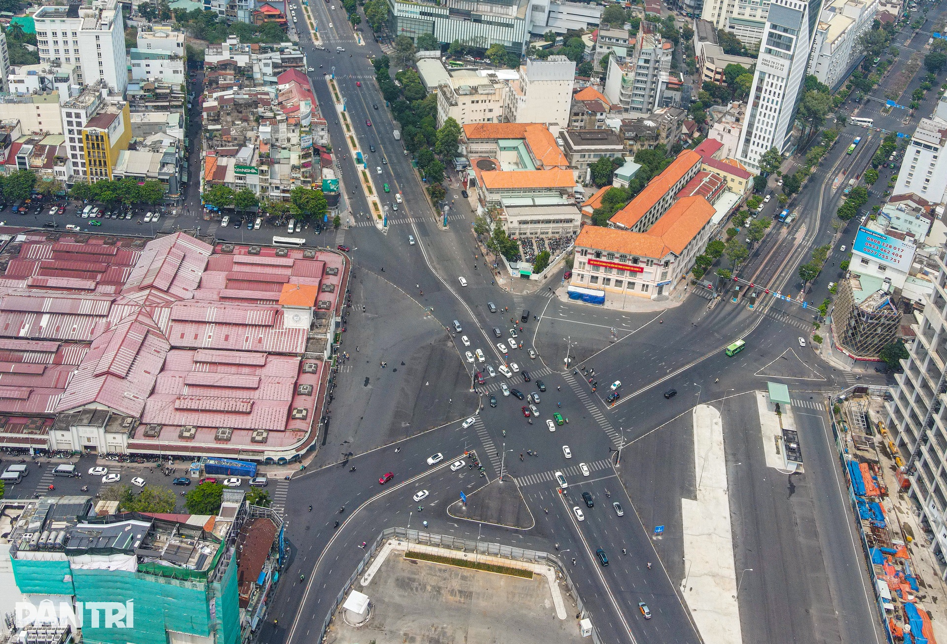 Diện mạo bùng binh Bến Thành sau hơn 100 năm - 6 Diện mạo bùng binh Bến Thành sau hơn 100 năm - 6