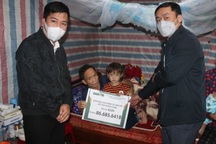 Bạn đọc hỗ trợ hơn 86 triệu đồng giúp 2 ông cháu nghèo chữa bệnh