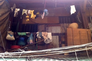 Còn nhiều khu nhà gỗ... chờ cháy 