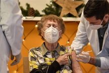 Đức, Hà Lan dừng tiêm vắc xin AstraZeneca cho người dưới 60 tuổi