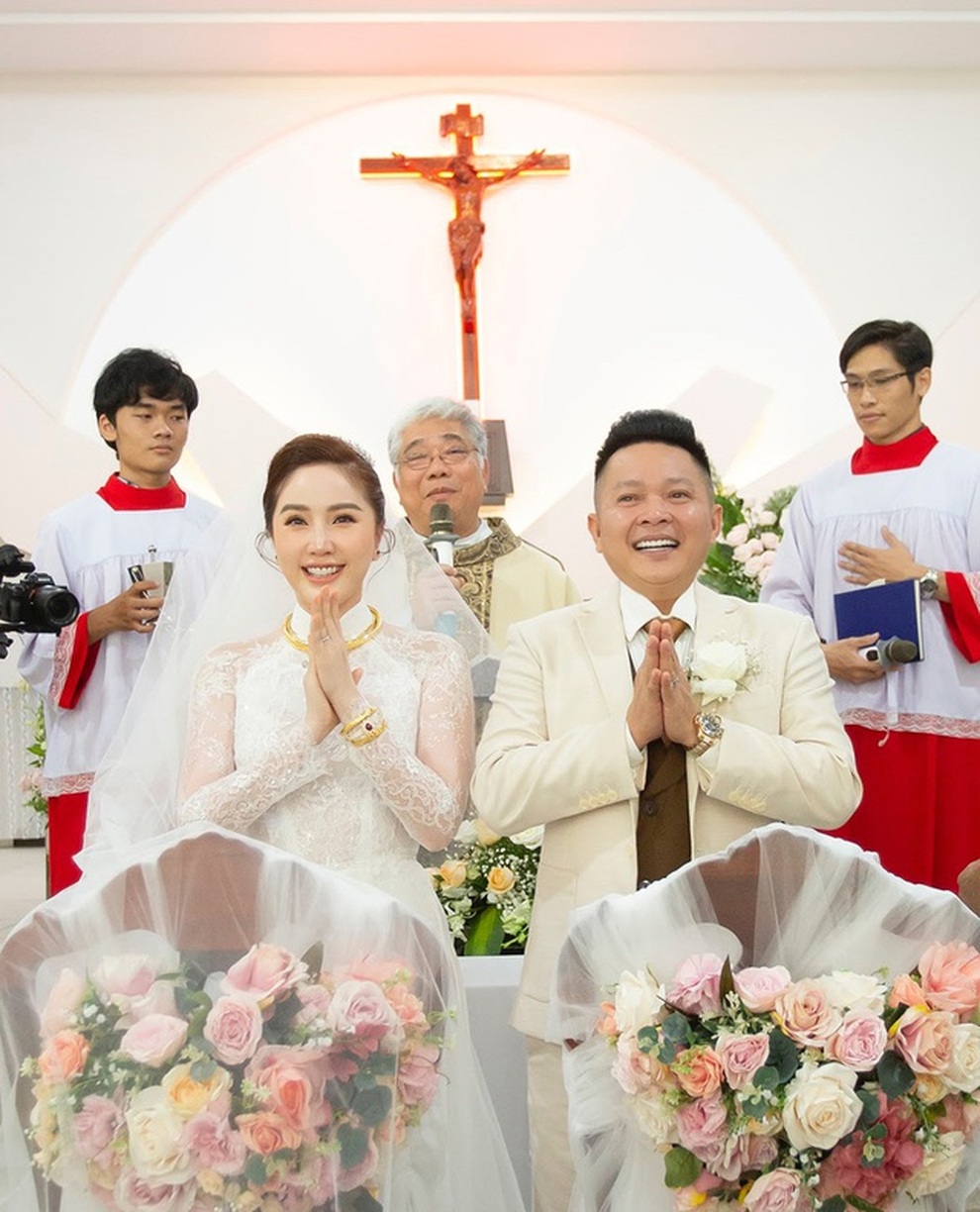 Ca sĩ Bảo Thy sinh con đầu lòng cho chồng đại gia - 2