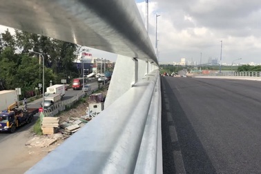 Sắp thông xe cầu vượt nút giao thông Mỹ Thủy