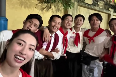 Hoa hậu và diễn viên "Mưa đỏ" trả lời vì sao đất nước mình đẹp?