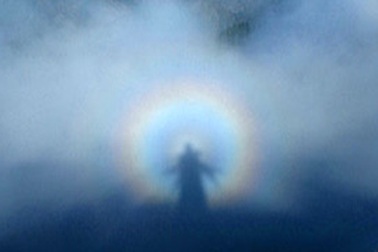 Quầng sáng lạ trên bầu trời Trung Quốc