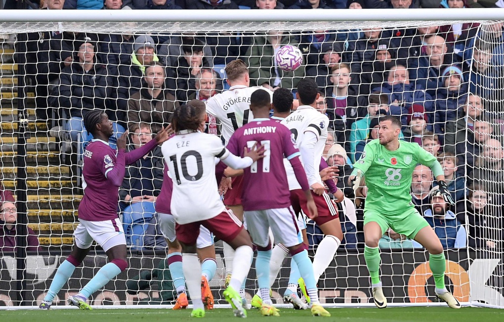 Arsenal dễ dàng hạ Burnley, củng cố ngôi đầu Ngoại hạng Anh - 1 Arsenal dễ dàng hạ Burnley, củng cố ngôi đầu Ngoại hạng Anh - 1