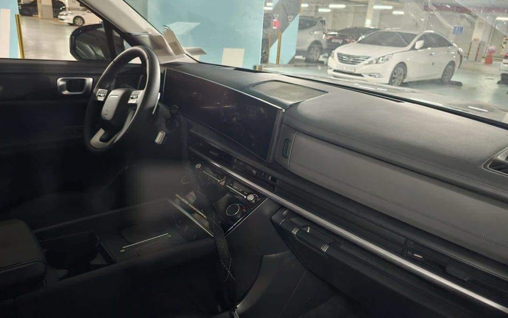 Cận cảnh nội thất Hyundai Santa Fe 2024 ngoài đời thực - 2 Cận cảnh nội thất Hyundai Santa Fe 2024 ngoài đời thực - 2