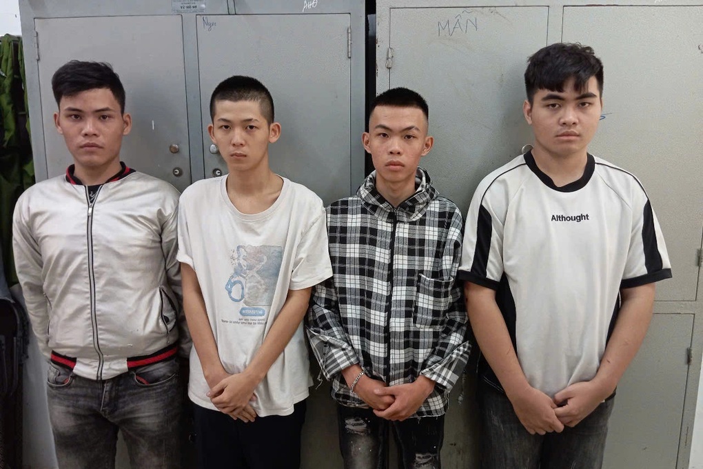 Truy bắt nhóm đối tượng vô cớ dùng hung khí hành hung người đi đường - 1 Truy bắt nhóm đối tượng vô cớ dùng hung khí hành hung người đi đường