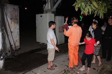 Điện áp nổ “như bom” giữa khu dân cư