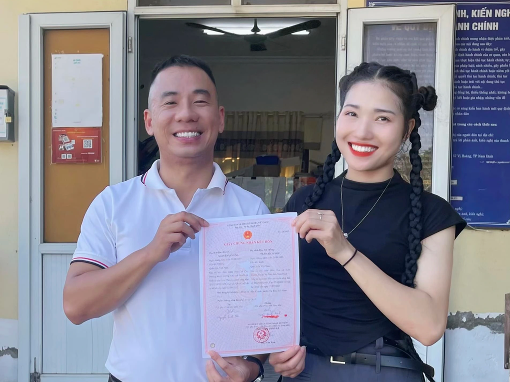 Nữ thượng úy từng hoãn cưới đấu SEA Games chụp ảnh cưới với chồng quân nhân - 5 Nữ thượng úy từng hoãn cưới đấu SEA Games chụp ảnh cưới với chồng quân nhân - 5