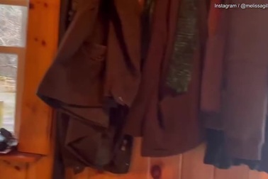 Nữ chính "Ngôi nhà nhỏ trên thảo nguyên" tận hưởng cuộc sống như trong phim