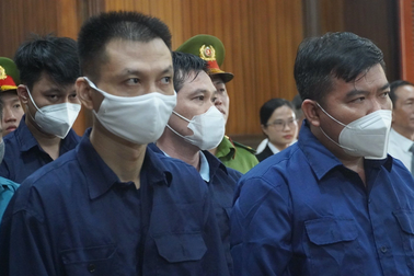 13 cựu cán bộ công an phường ở TPHCM "chung chi" để thả người vi phạm