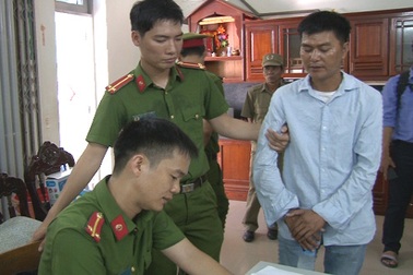 Lừa xin việc làm, chiếm đoạt gần nửa tỷ đồng