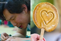 Bước ra từ Squid game, thử thách tách kẹo đường "gây bão" mạng xã hội