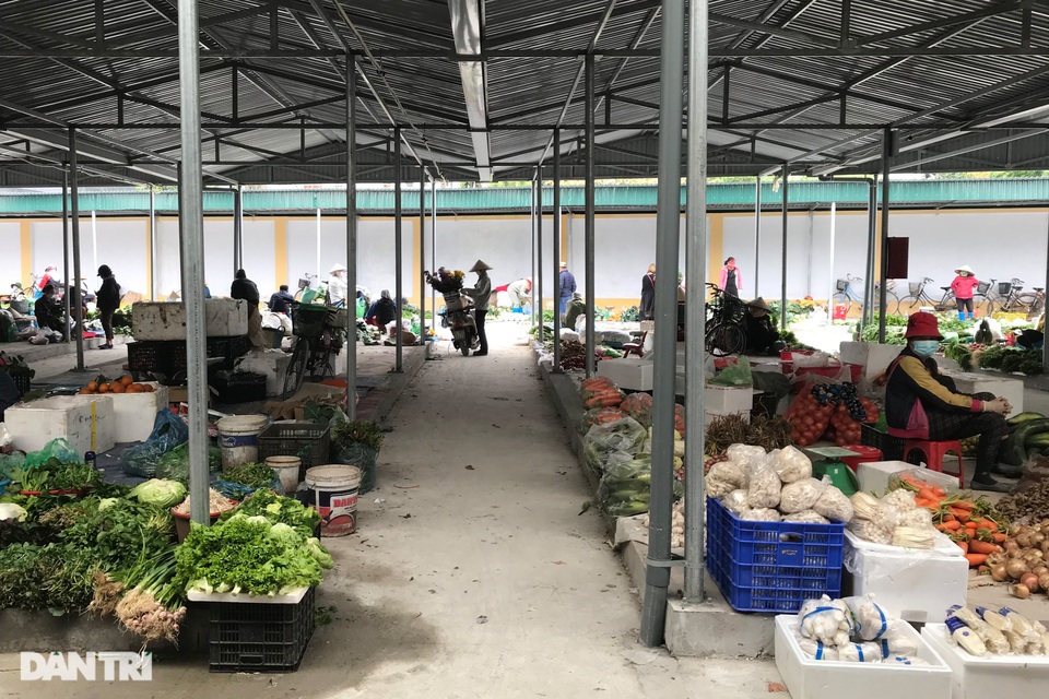 Người dân tâm dịch thành phố Chí Linh đi chợ bằng thẻ theo ngày chẵn lẻ - 16 Người dân tâm dịch thành phố Chí Linh đi chợ bằng thẻ theo ngày chẵn lẻ - 16