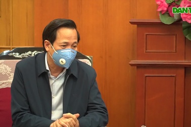 Lễ trao số tiền ủng hộ phòng chống dịch Covid-19. (Clip: Nguyễn Bắc)