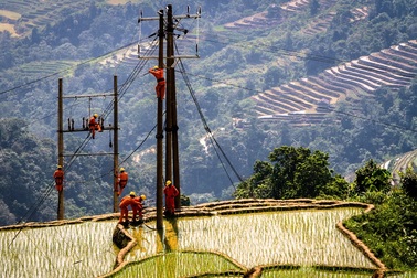 Nhìn lại kết quả thực hiện Nghị Quyết Quốc hội khóa X về tiếp nhận lưới điện hạ áp nông thôn