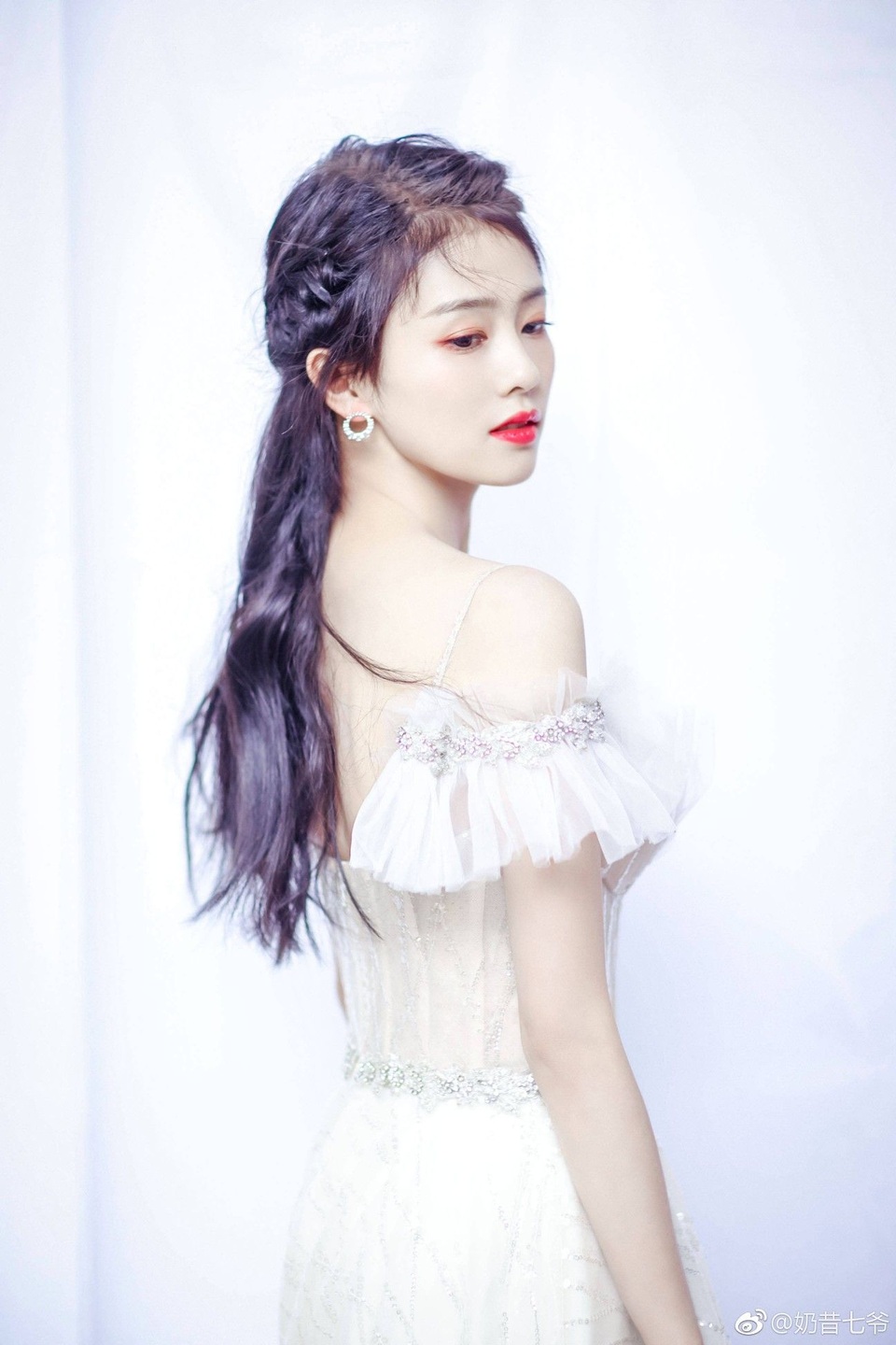 Làm quen với mỹ nhân của “Nửa là đường mật nửa là đau thương” - 15 Làm quen với mỹ nhân của “Nửa là đường mật nửa là đau thương” - 15