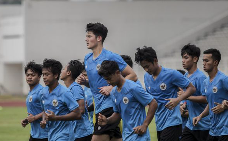 Ngôi sao hàng đầu trốn lên tuyển, HLV Indonesia nổi trận lôi đình - 1