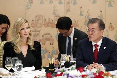 Hàn Quốc trải thảm đỏ đón ái nữ xinh đẹp của Tổng thống Trump