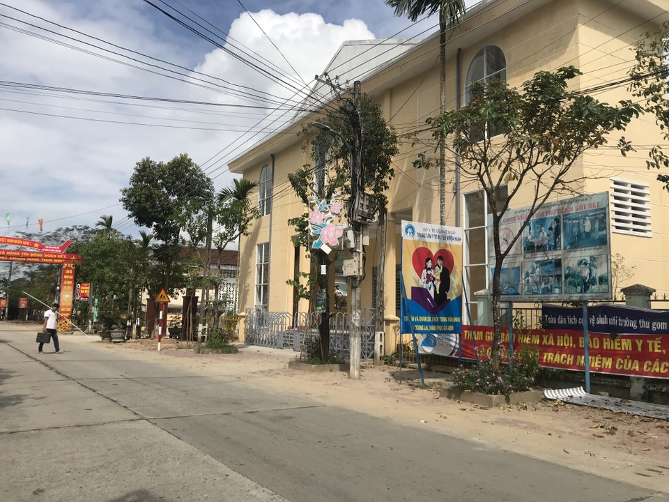 UBND xã “xén” hành lang an toàn giao thông xây nhà văn hóa - 1 UBND xã “xén” hành lang an toàn giao thông xây nhà văn hóa - 1