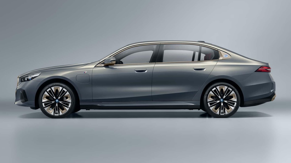 BMW 5-Series 2024 ra mắt tại Trung Quốc, sang xịn hơn bản quốc tế - 2 BMW 5-Series 2024 ra mắt tại Trung Quốc, sang xịn hơn bản quốc tế - 2