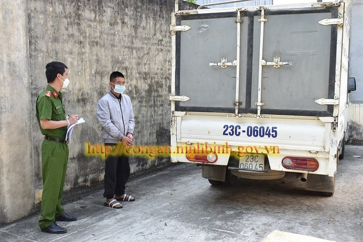 Con nghiện chuyên đột nhập trụ sở cơ quan nhà nước sa lưới - 1 Con nghiện chuyên đột nhập trụ sở cơ quan nhà nước sa lưới - 1