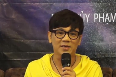 “Phù thủy vẽ tranh” Phạm Hồng Minh vẽ tranh bằng nước