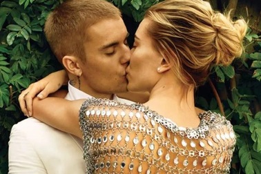 Vợ Justin Bieber không đọc bình luận của fans