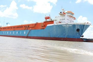 Đổ 100.000 tỉ đồng vào Vinalines