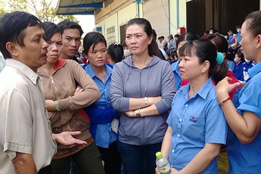 Tiền điện thoại, công tác phí có phải đóng thuế?