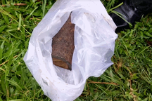 Thu giữ vật thể lạ tại hiện trường vụ nổ bom 6 người chết