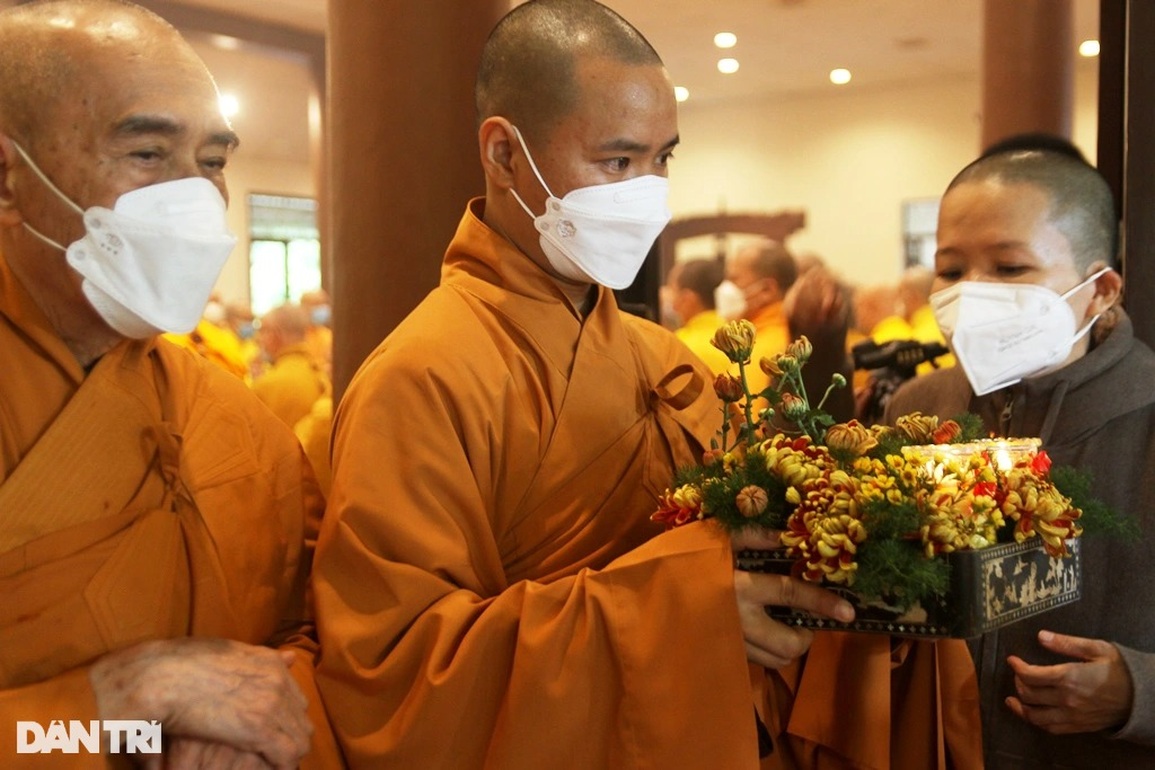Hình ảnh tại lễ nhập kim quan Thiền sư Thích Nhất Hạnh - 6 Hình ảnh tại lễ nhập kim quan Thiền sư Thích Nhất Hạnh - 6