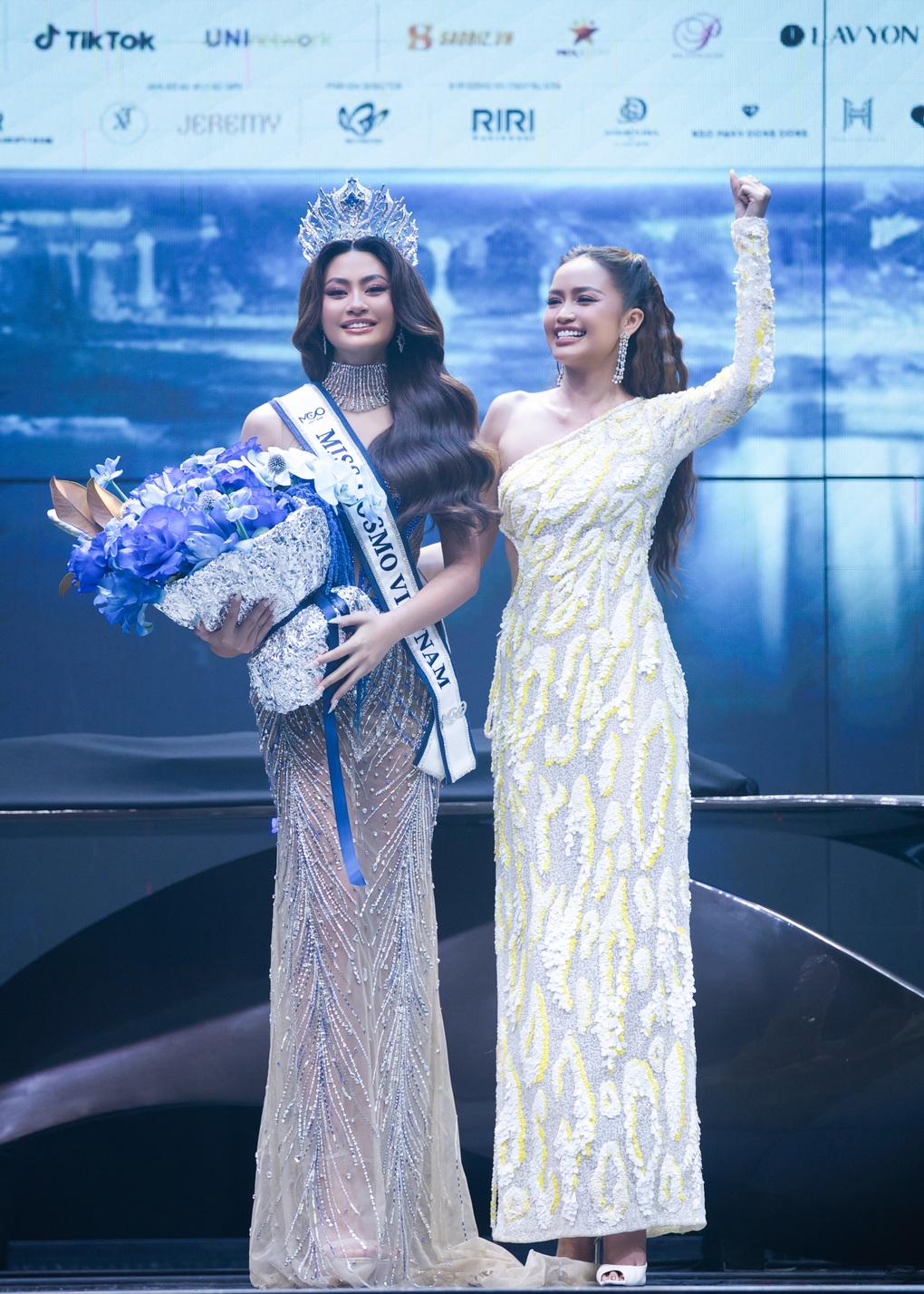 Hoa hậu Xuân Hạnh bật khóc trong ngày nhận sash dự thi Miss Cosmo 2024 - 2