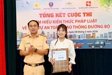 Gần 15.000 người tham gia thi tìm hiểu luật giao thông ở Hưng Yên