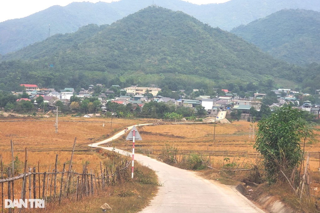 Những lá đơn đặc biệt tạo nên kỳ tích ở một trong những nơi nghèo nhất nước - 3 Những lá đơn đặc biệt tạo nên kỳ tích ở một trong những nơi nghèo nhất nước - 3
