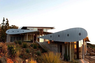 Dinh thự siêu sang làm từ... xác Boeing 747