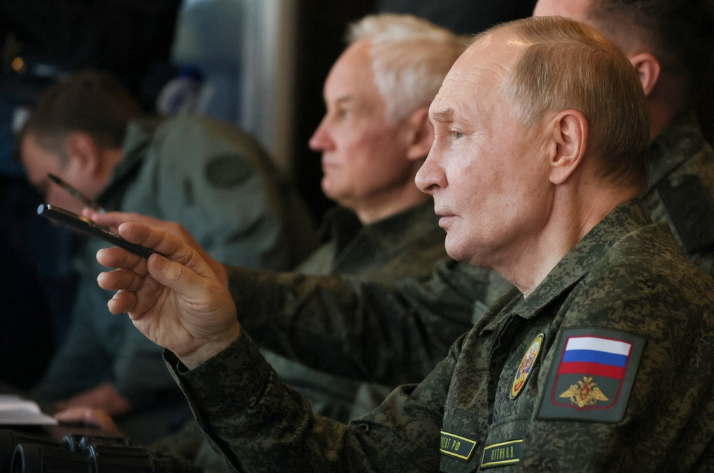 Tổng thống Vladimir Putin nêu số quân nhân Nga chiến đấu ở Ukraine - 1 Tổng thống Vladimir Putin nêu số quân nhân Nga chiến đấu ở Ukraine - 1