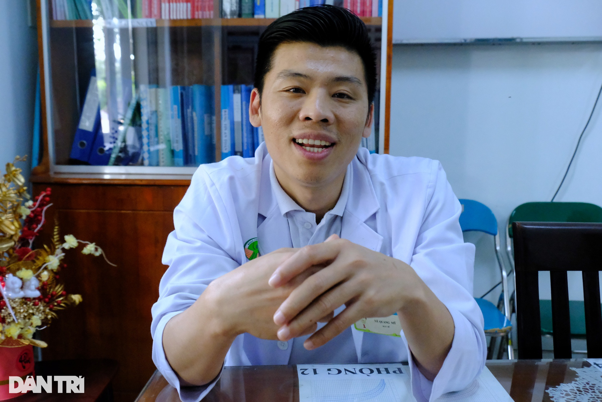 Những tin nhắn cầu cứu lúc nửa đêm và trăn trở của bác sĩ bé đầu bự - 4 Những tin nhắn cầu cứu lúc nửa đêm và trăn trở của bác sĩ bé đầu bự - 4