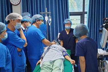 Trị khối u tuyến vú, tuyến giáp bằng công nghệ vi sóng