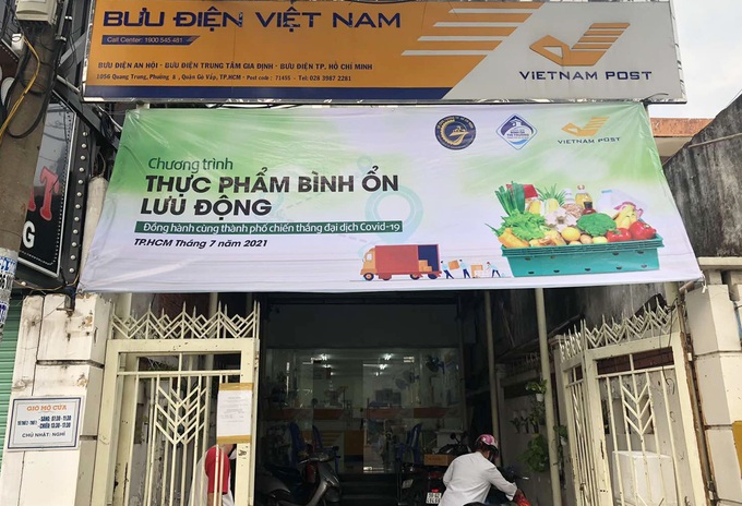 Người dân TP. Hồ Chí Minh có thể ra Bưu điện mua hàng thiết yếu - Ảnh 2.