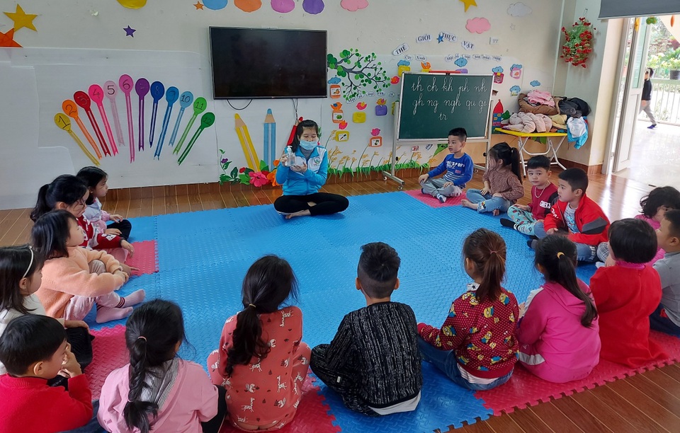 Nhiều tỉnh tăng cường phòng dịch ngày đầu tiên học sinh trở lại trường - 4 Nhiều tỉnh tăng cường phòng dịch ngày đầu tiên học sinh trở lại trường - 4