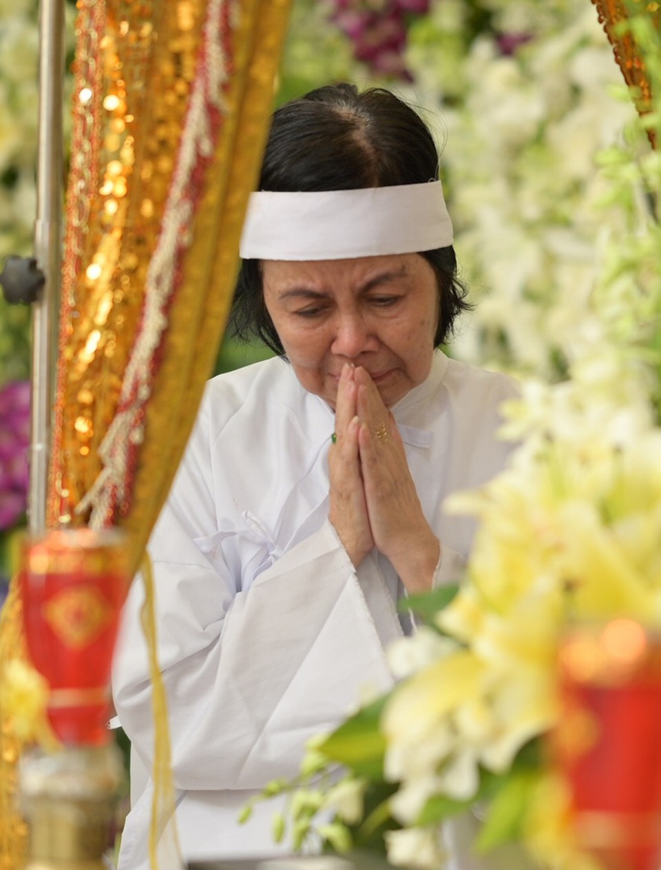 Linh cữu diễn viên Chánh Tín sẽ di chuyển ngang nhà cũ trước khi hoả táng - 4 Linh cữu diễn viên Chánh Tín sẽ di chuyển ngang nhà cũ trước khi hoả táng - 4