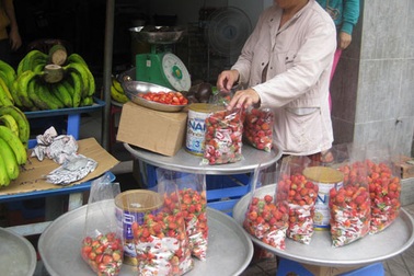 Xuất hiện "dâu tây Đà Lạt" siêu rẻ