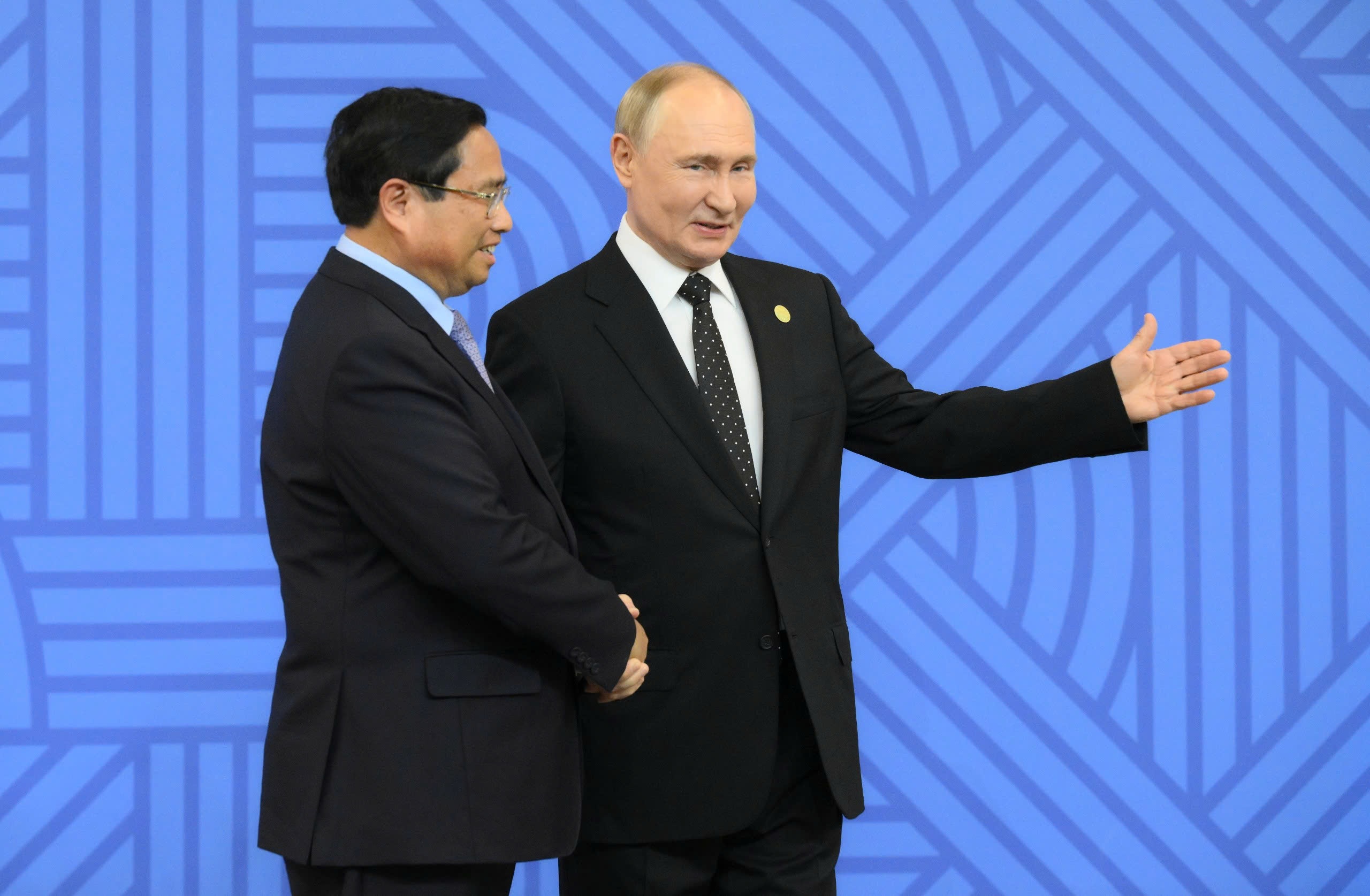 Tổng thống Nga Putin đón lãnh đạo cấp cao các nước dự Hội nghị BRICS - 2