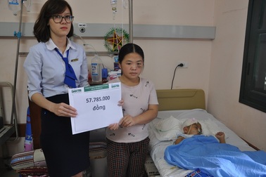 Gần 58 triệu đồng đến với cháu Tuấn Anh bị chú bắn súng vào đầu