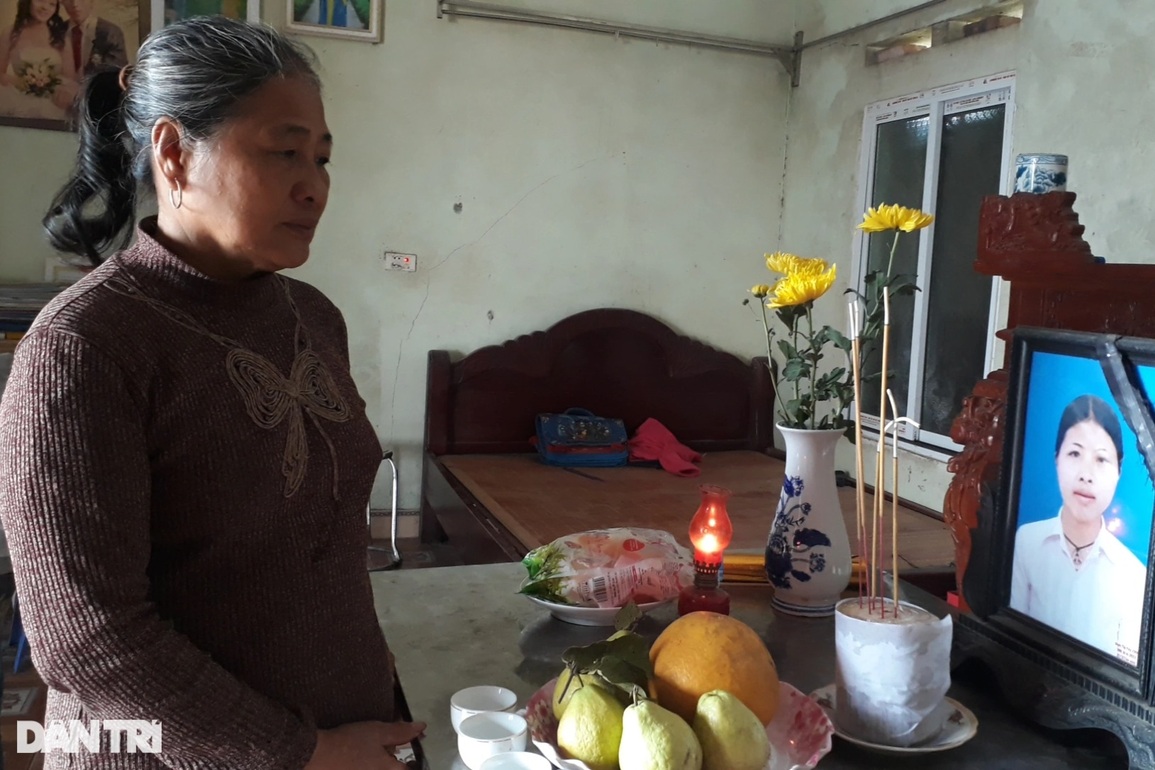 Bố bỏ đi biệt tích, 2 đứa bé mồ côi mẹ lay lắt sống cùng bà ngoại già yếu - 6 Bố bỏ đi biệt tích, 2 đứa bé mồ côi mẹ lay lắt sống cùng bà ngoại già yếu - 6