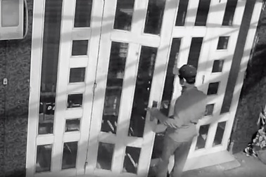 Bắt tên trộm "câu" chìa khóa, mở cửa tiệm ắc quy lấy tài sản